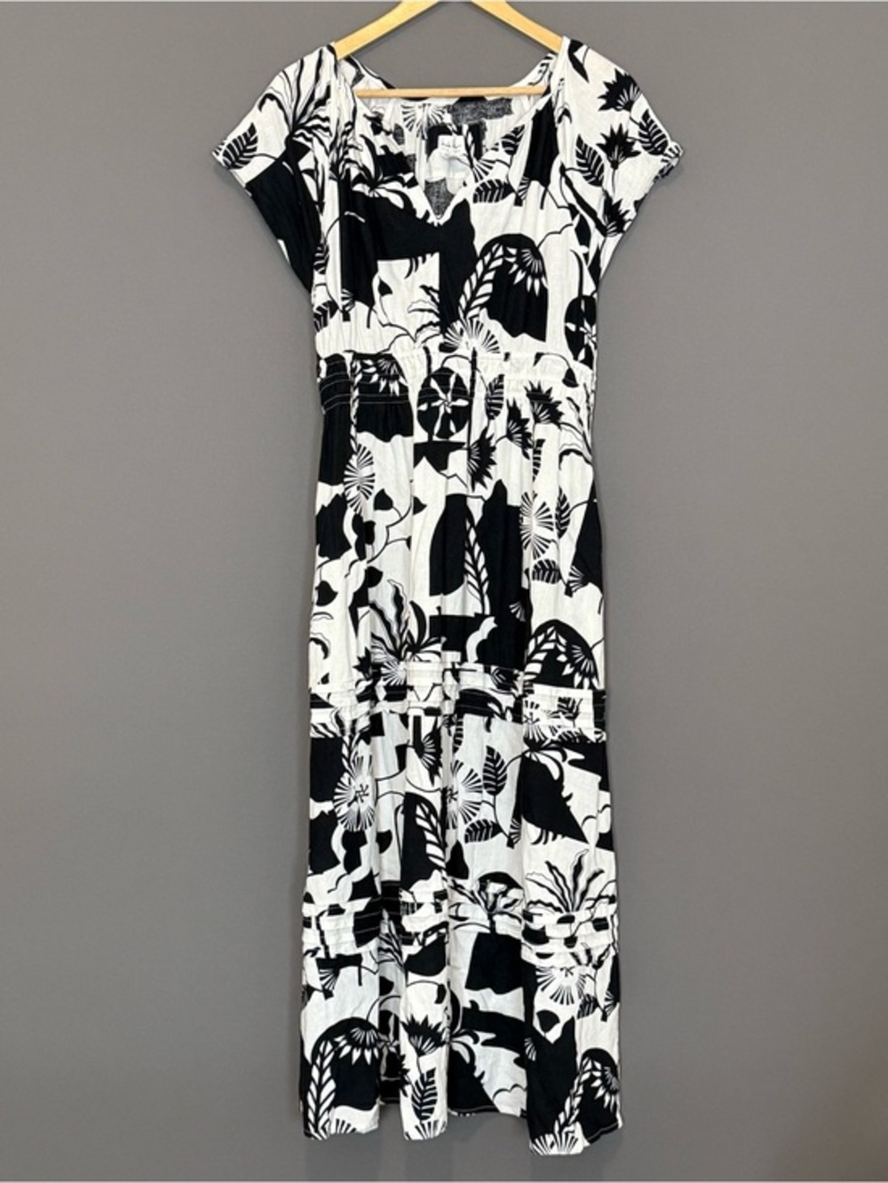 Nicole Miller Tropical Linen Blend Tiered Maxi Dress Black White Resortwear M